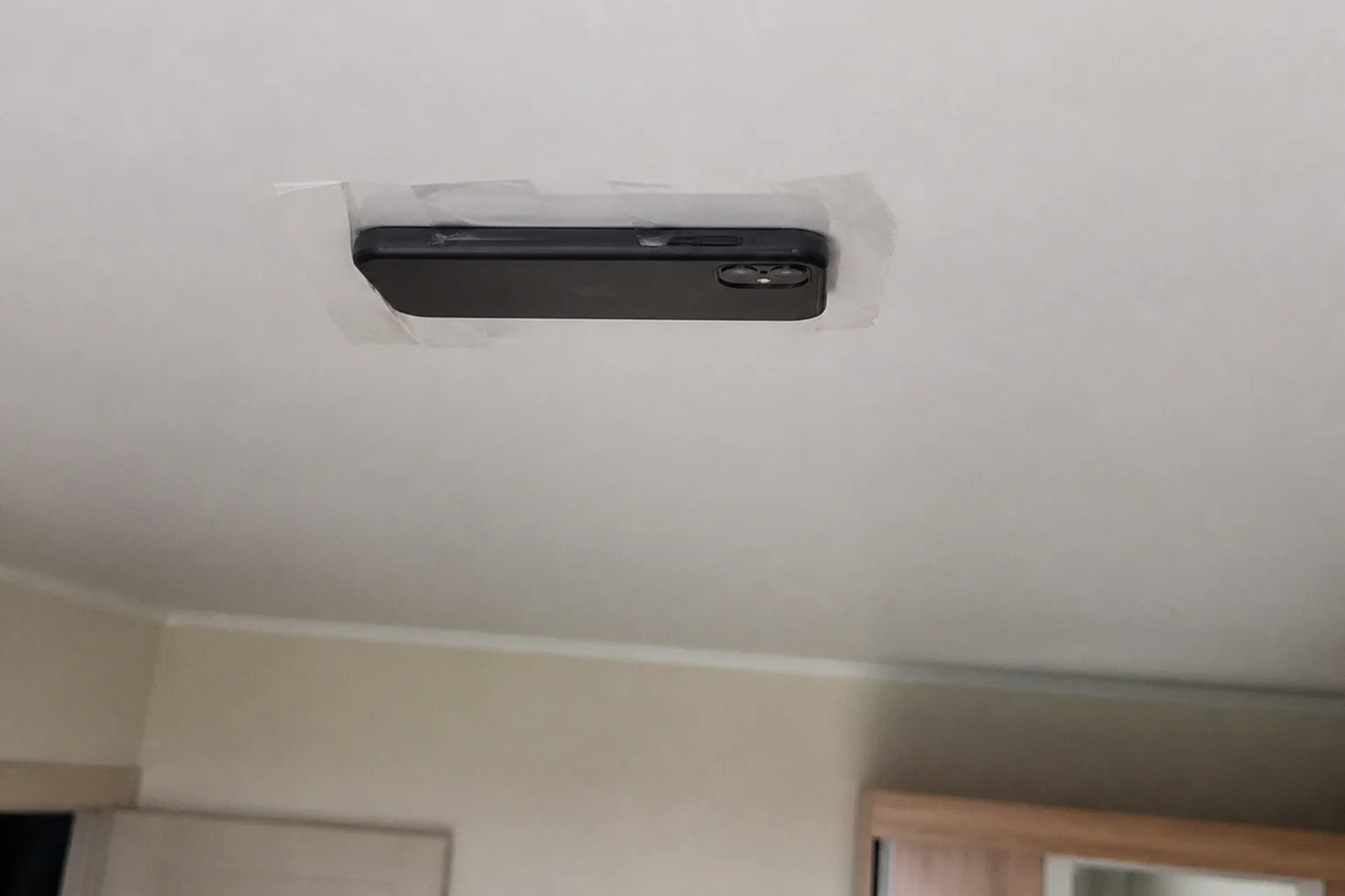 Оптическая иллюзия «Spider-Man Ceiling Trend» завирусилась в TikTok